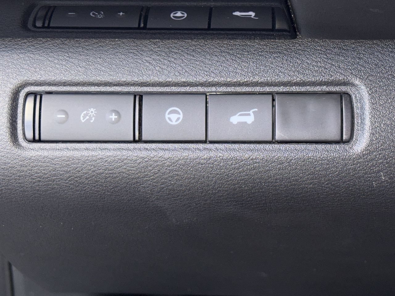 Certified 2025 Nissan Pathfinder SV w/ SV Premium Package FWD image 14