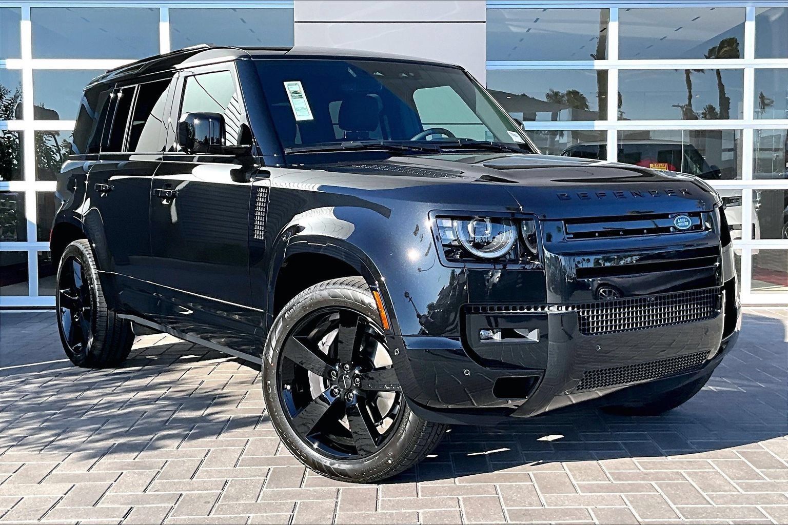New 2026 Land Rover Defender 110 X-Dynamic SE AWD/4WD image 2