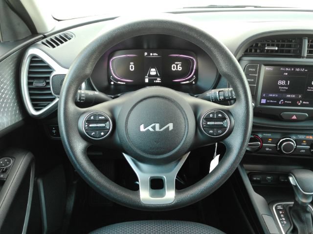Used 2023 Kia Soul LX w/ LX Technology Package FWD image 26