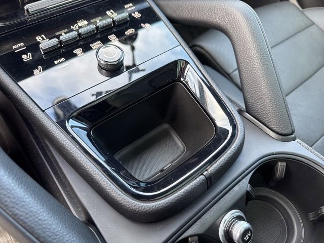 Used 2024 Porsche Cayenne w/ Premium Package image 33