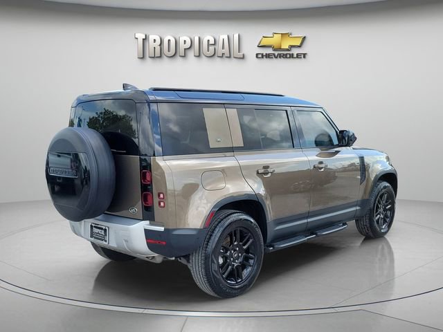 Used 2023 Land Rover Defender 110 S AWD/4WD image 3