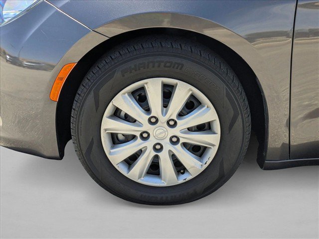 Used 2018 Chrysler Pacifica L FWD image 22