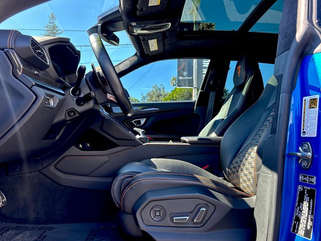 Used 2022 Lamborghini Urus image 10