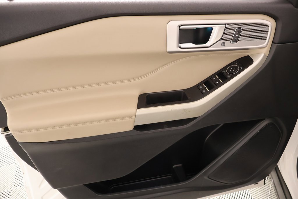 Used 2021 Ford Explorer Limited image 18