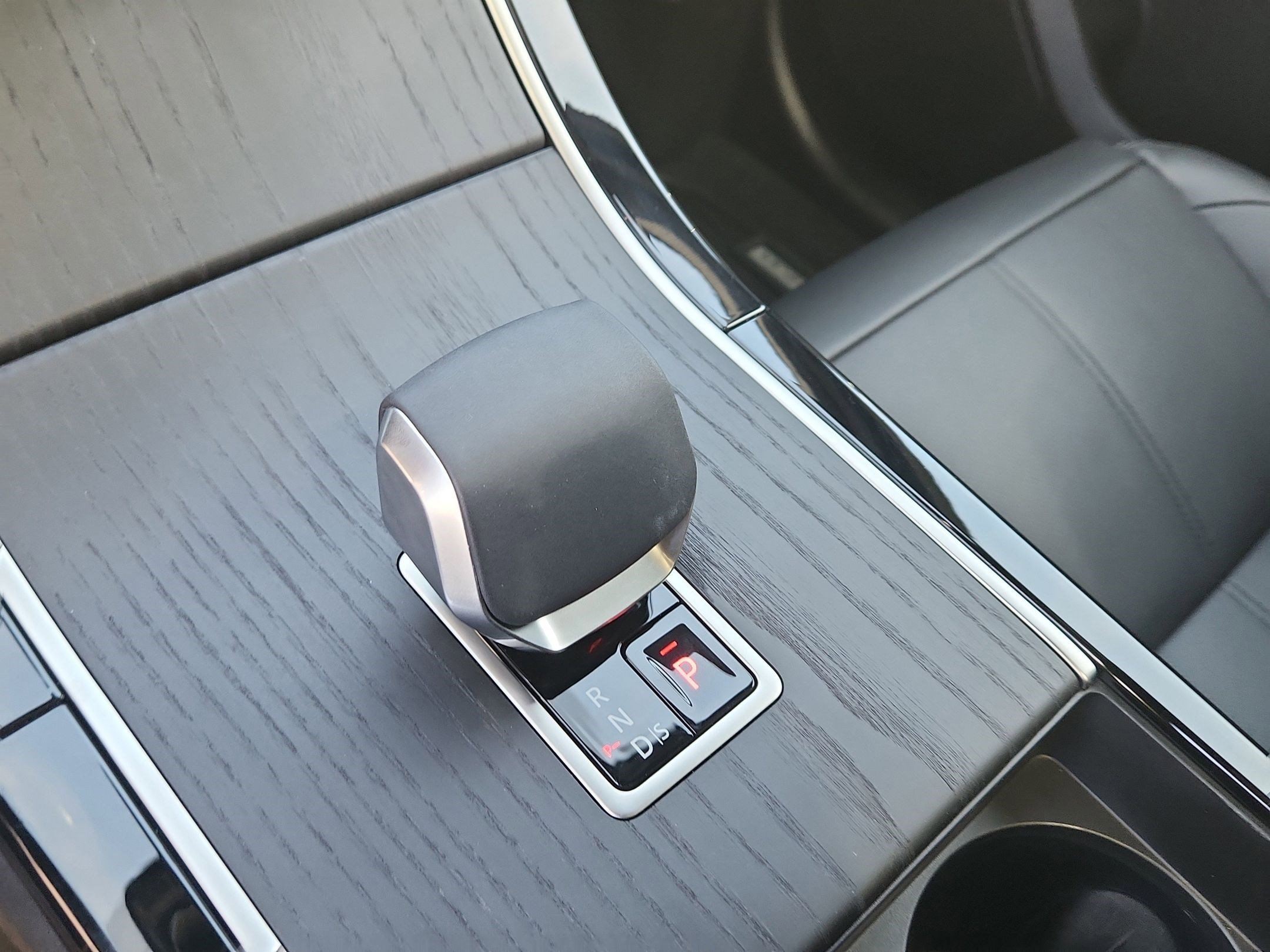 Certified 2026 Land Rover Range Rover Velar S AWD/4WD image 17