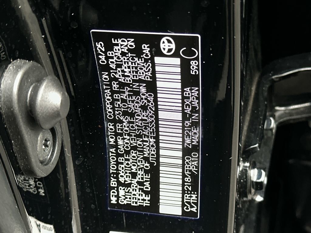 Used 2025 Toyota Corolla LE image 31