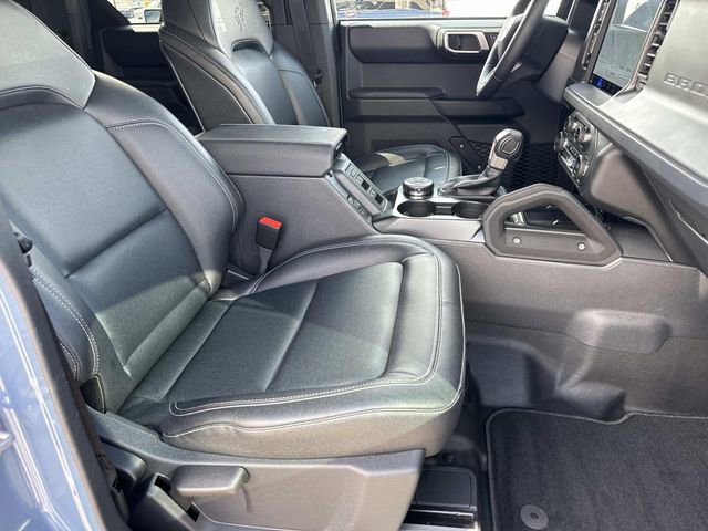 Used 2025 Ford Bronco Badlands image 11