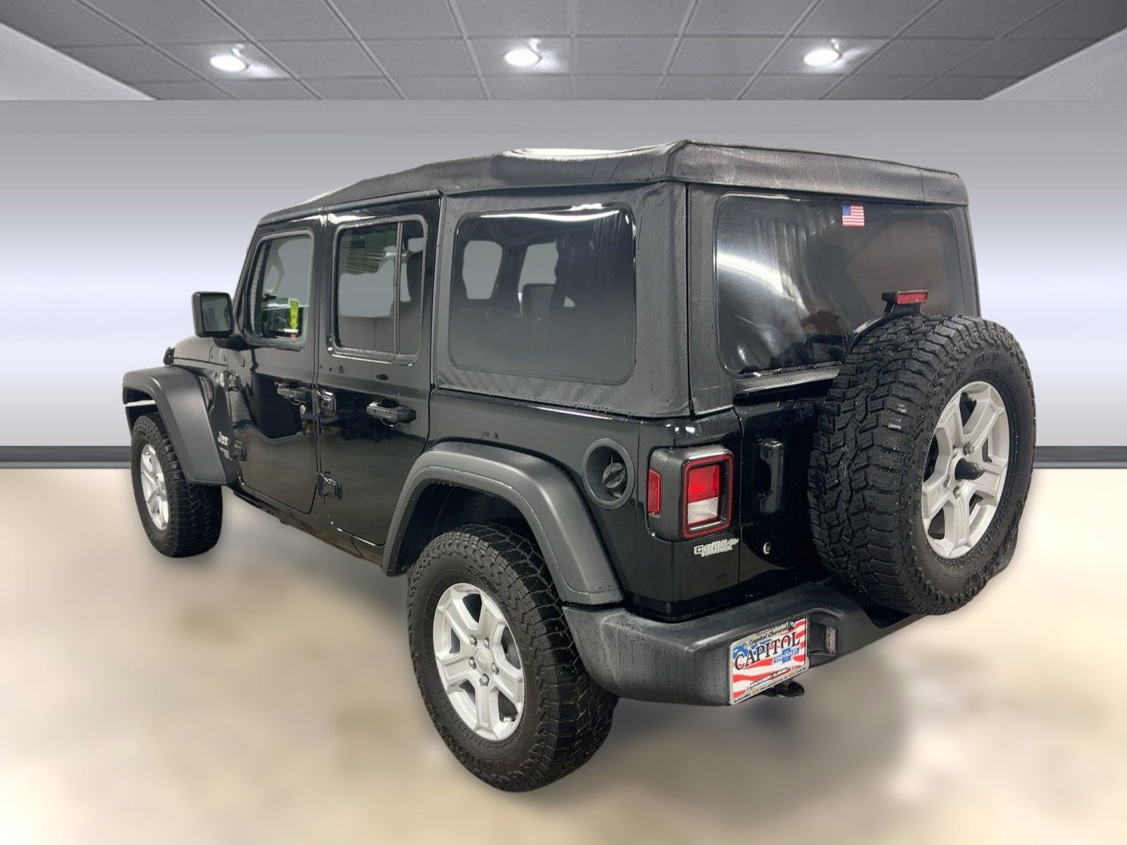 Used 2020 Jeep Wrangler Unlimited Sport image 3