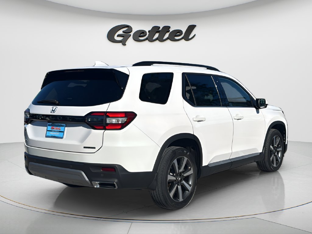 Used 2024 Honda Pilot Touring image 5