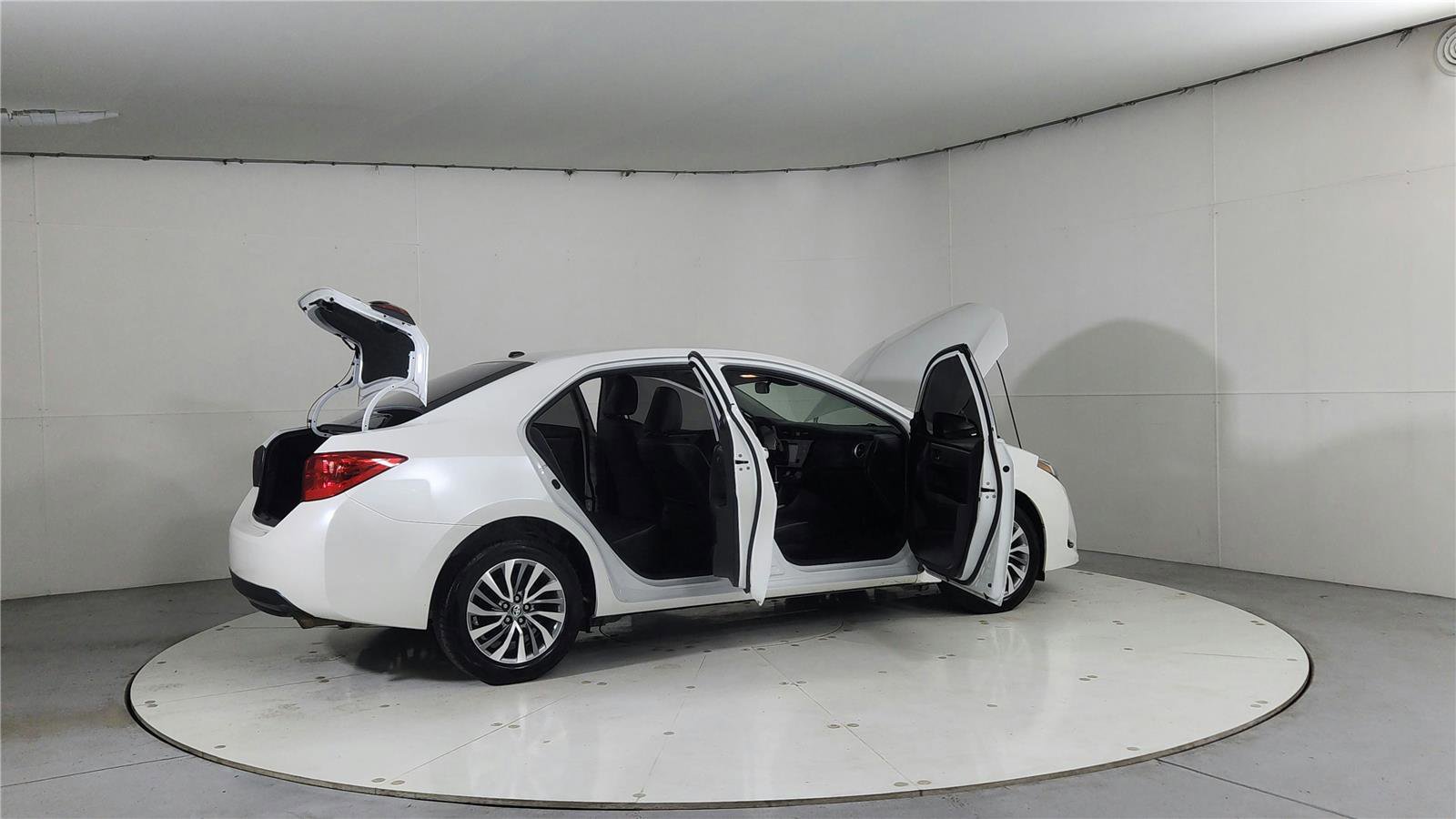 Used 2017 Toyota Corolla XLE FWD image 12