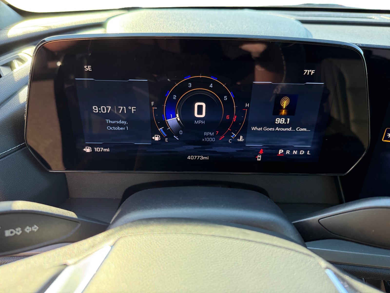 Used 2025 Chevrolet Traverse LT FWD image 11