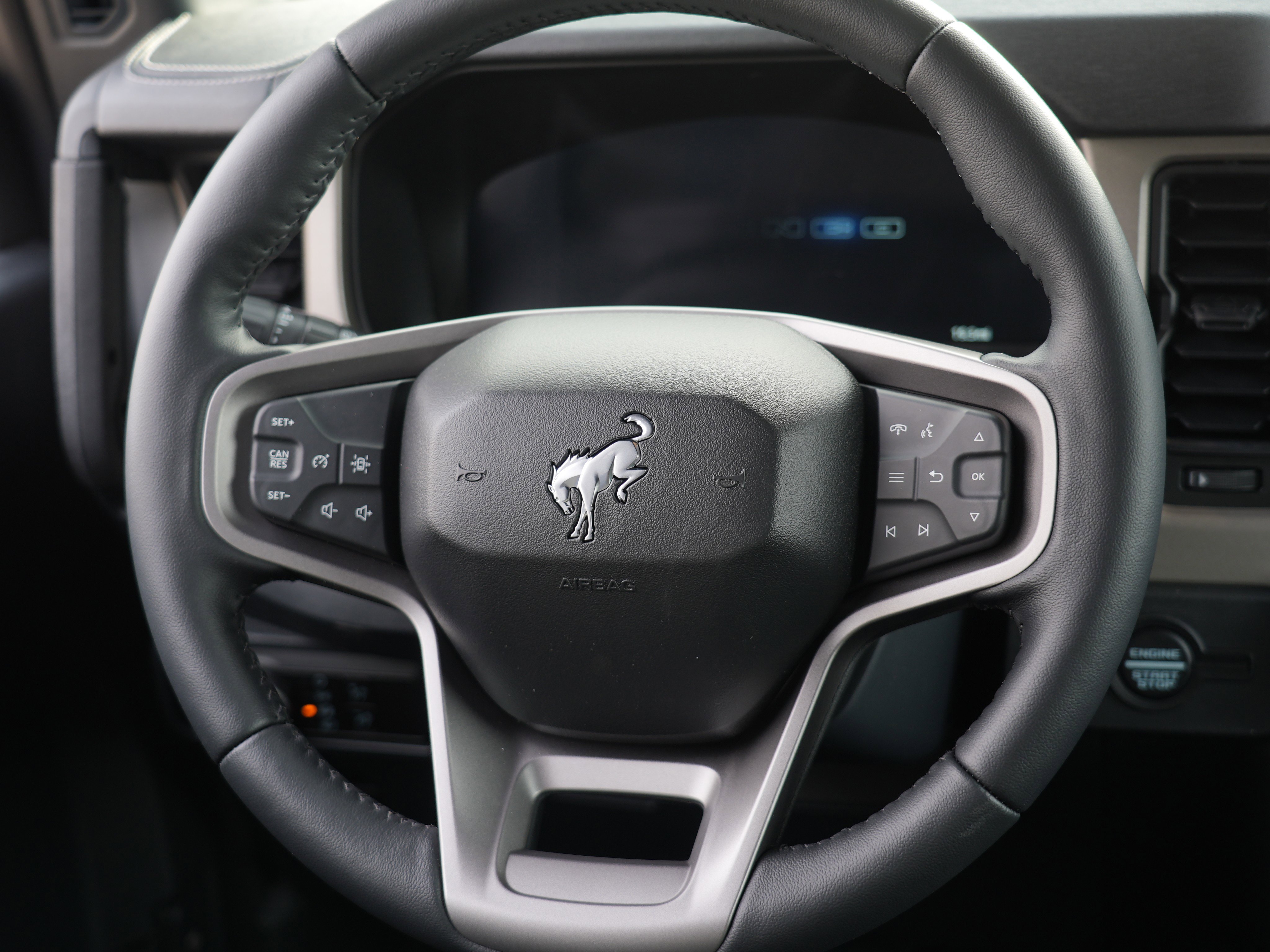 New 2025 Ford Bronco Outer Banks w/ Black Appearance Package image 23