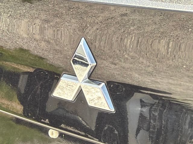 Used 2023 Mitsubishi Outlander SE FWD image 9