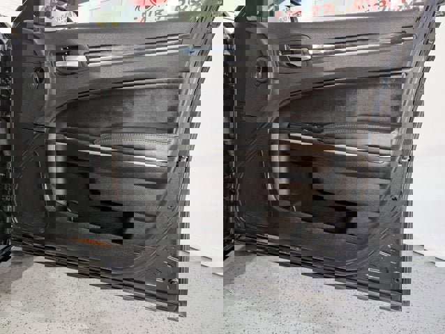 Used 2017 Chrysler 300 C w/ Safetytec Plus Group image 21