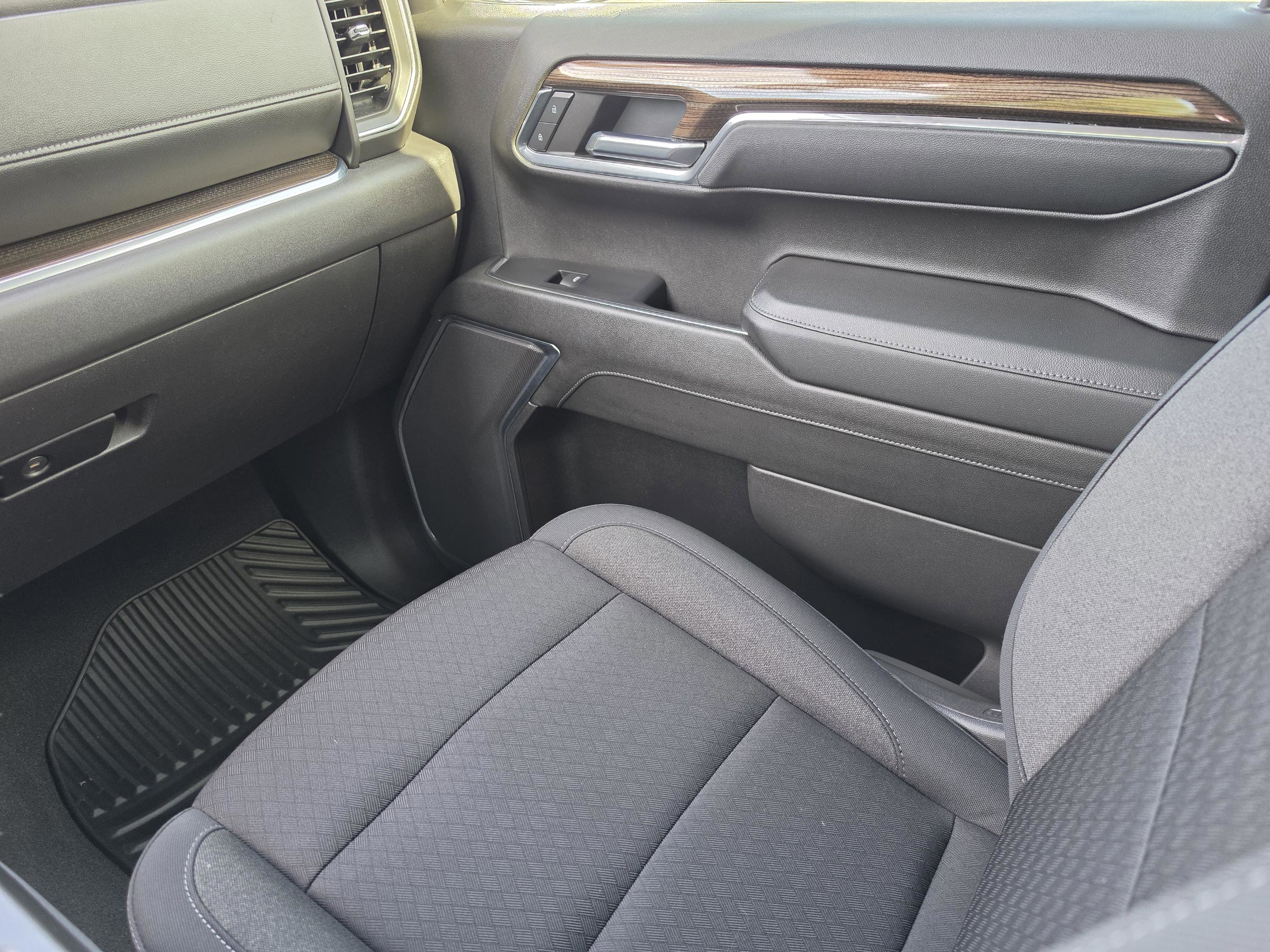 Used 2024 Chevrolet Silverado 1500 LT image 17