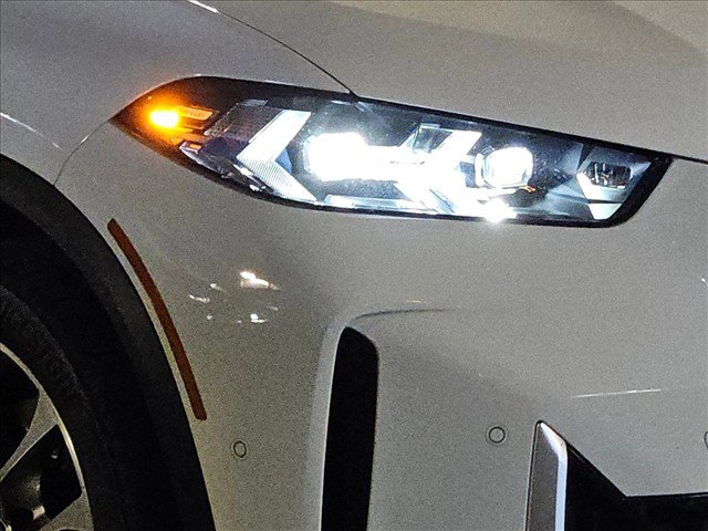 Used 2026 BMW X5 xDrive40i w/ Climate Comfort Package AWD/4WD image 4