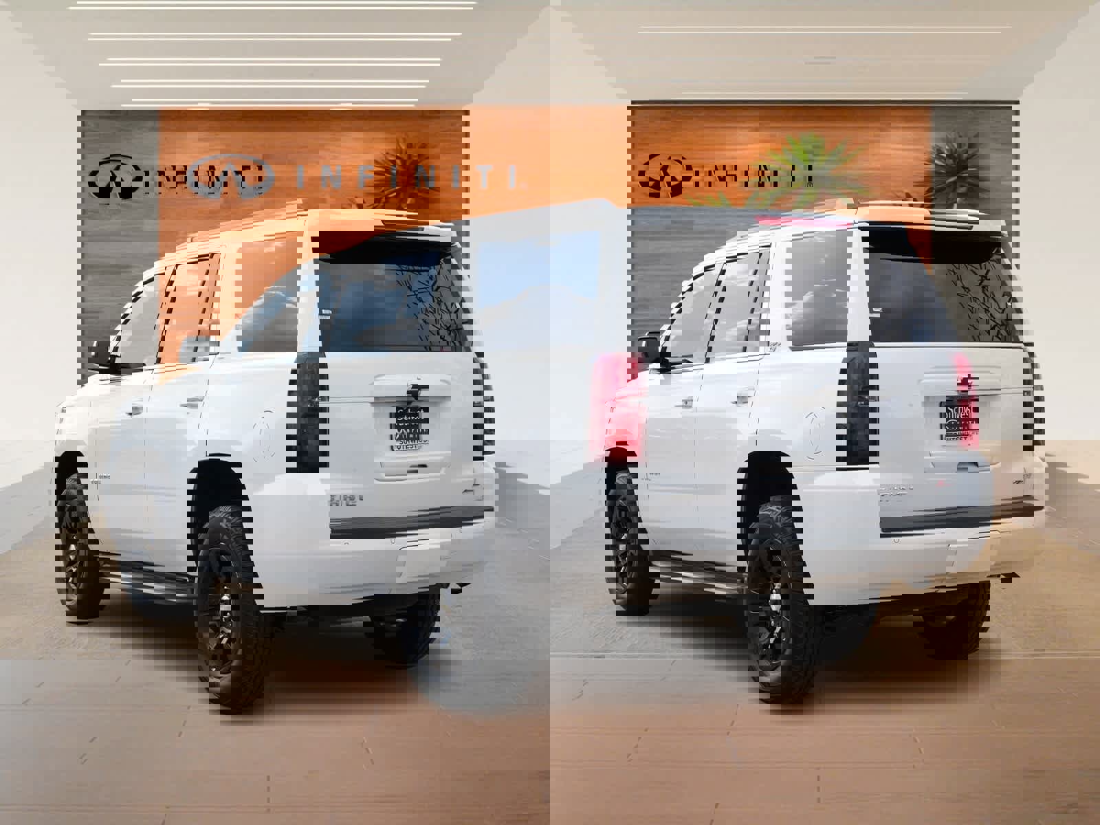 Used 2016 Chevrolet Tahoe LT w/ Luxury Package image 5