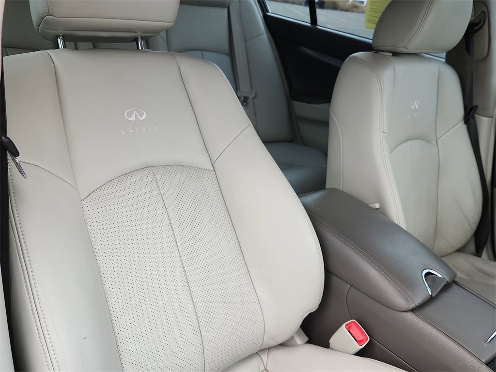 Used 2013 INFINITI G37 x w/ Premium Pkg image 16