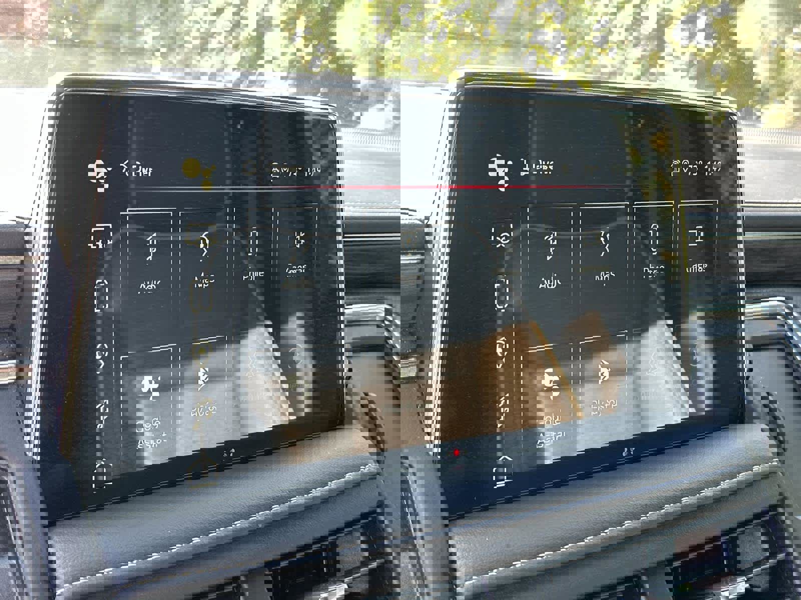 Used 2022 GMC Yukon XL SLT w/ SLT Luxury Package image 30