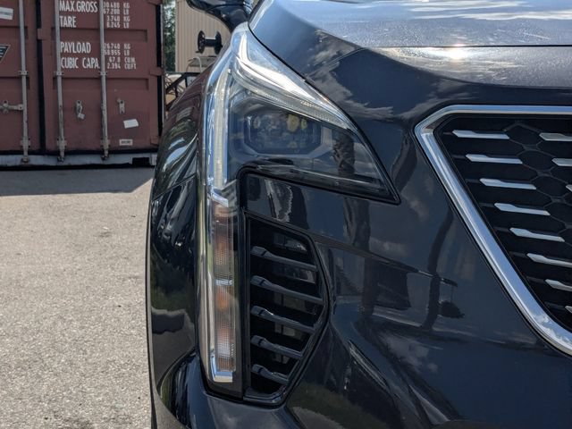 Used 2023 Cadillac XT4 Luxury w/ Cold Weather Package FWD image 11