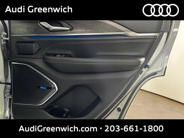 Used 2024 Jeep Grand Cherokee Overland w/ Trailer Tow Package AWD/4WD image 14