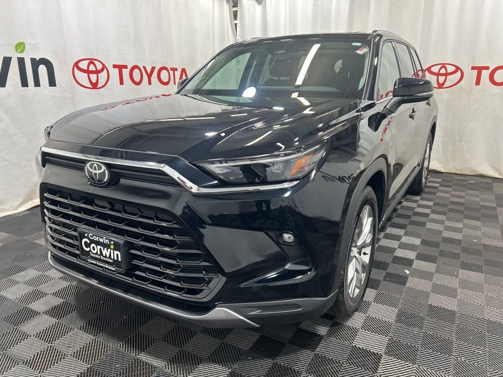 Used 2026 Toyota Grand Highlander Limited image 3