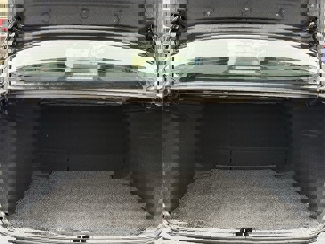 Used 2025 Toyota Corolla LE image 30