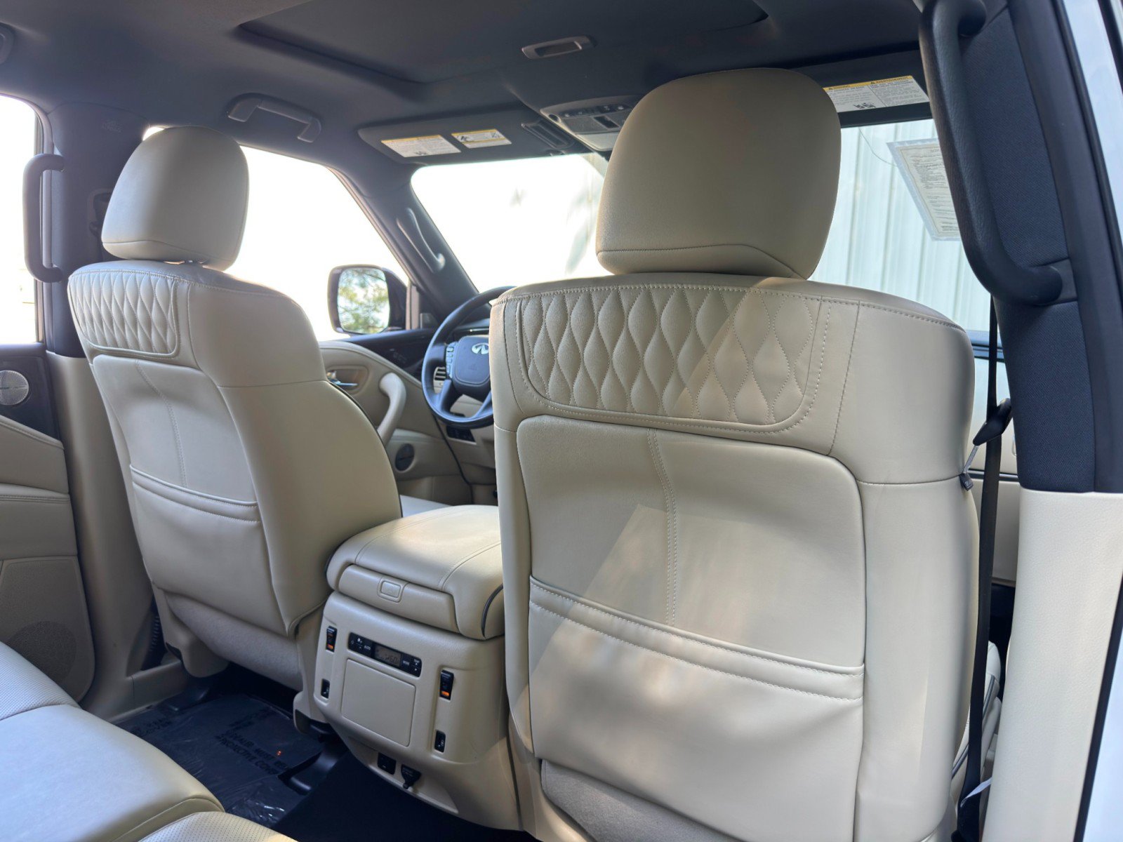 Used 2024 INFINITI QX80 Sensory w/ Cargo Package AWD/4WD image 39