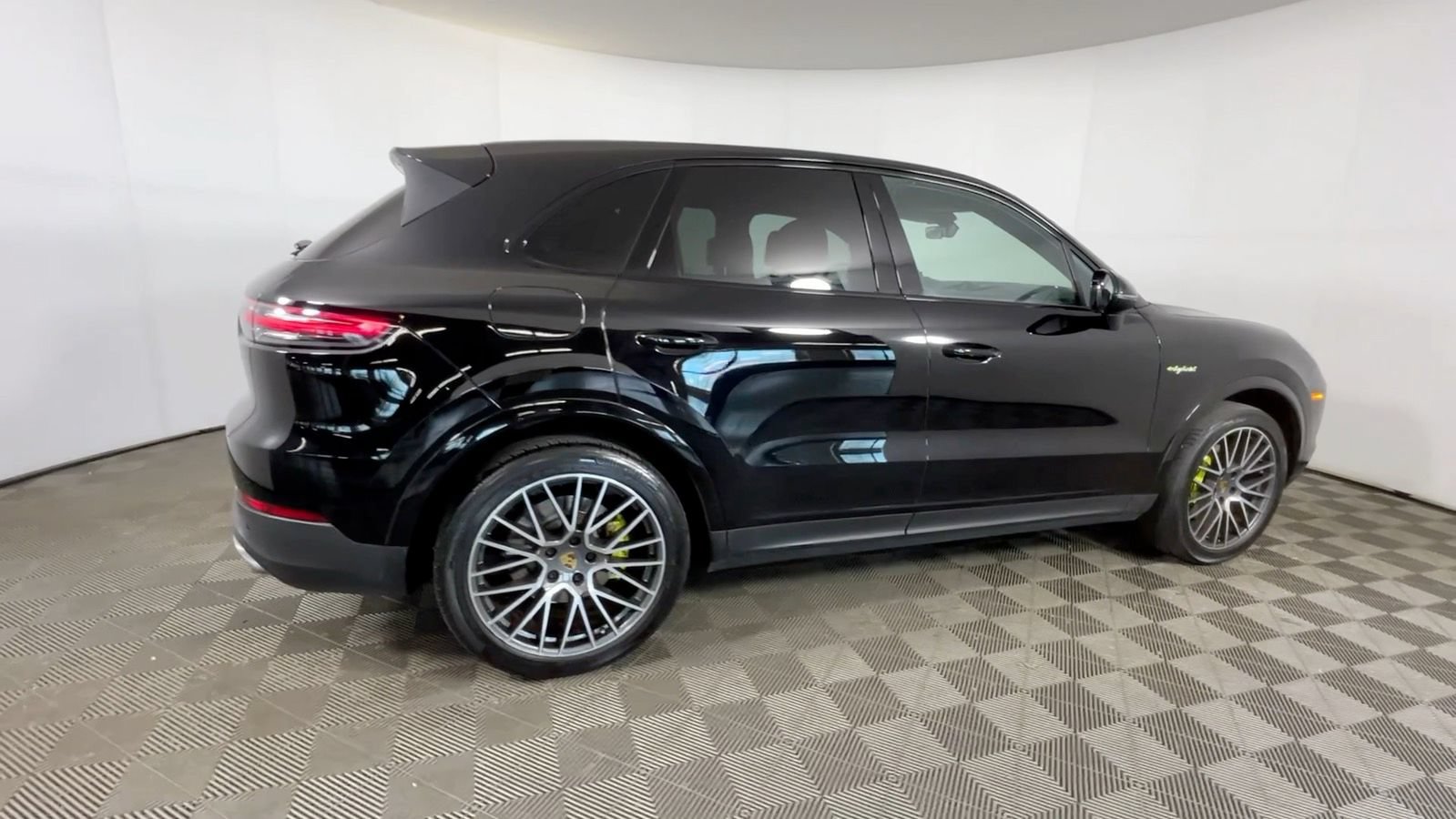 Used 2021 Porsche Cayenne E-Hybrid AWD/4WD video 4