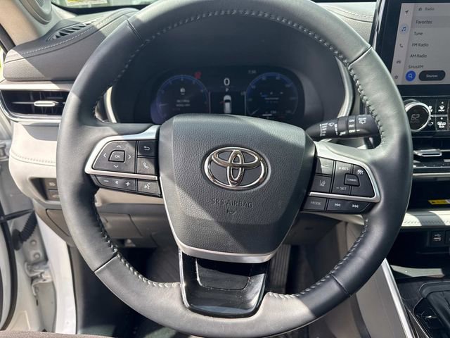 Used 2023 Toyota Highlander Limited image 29