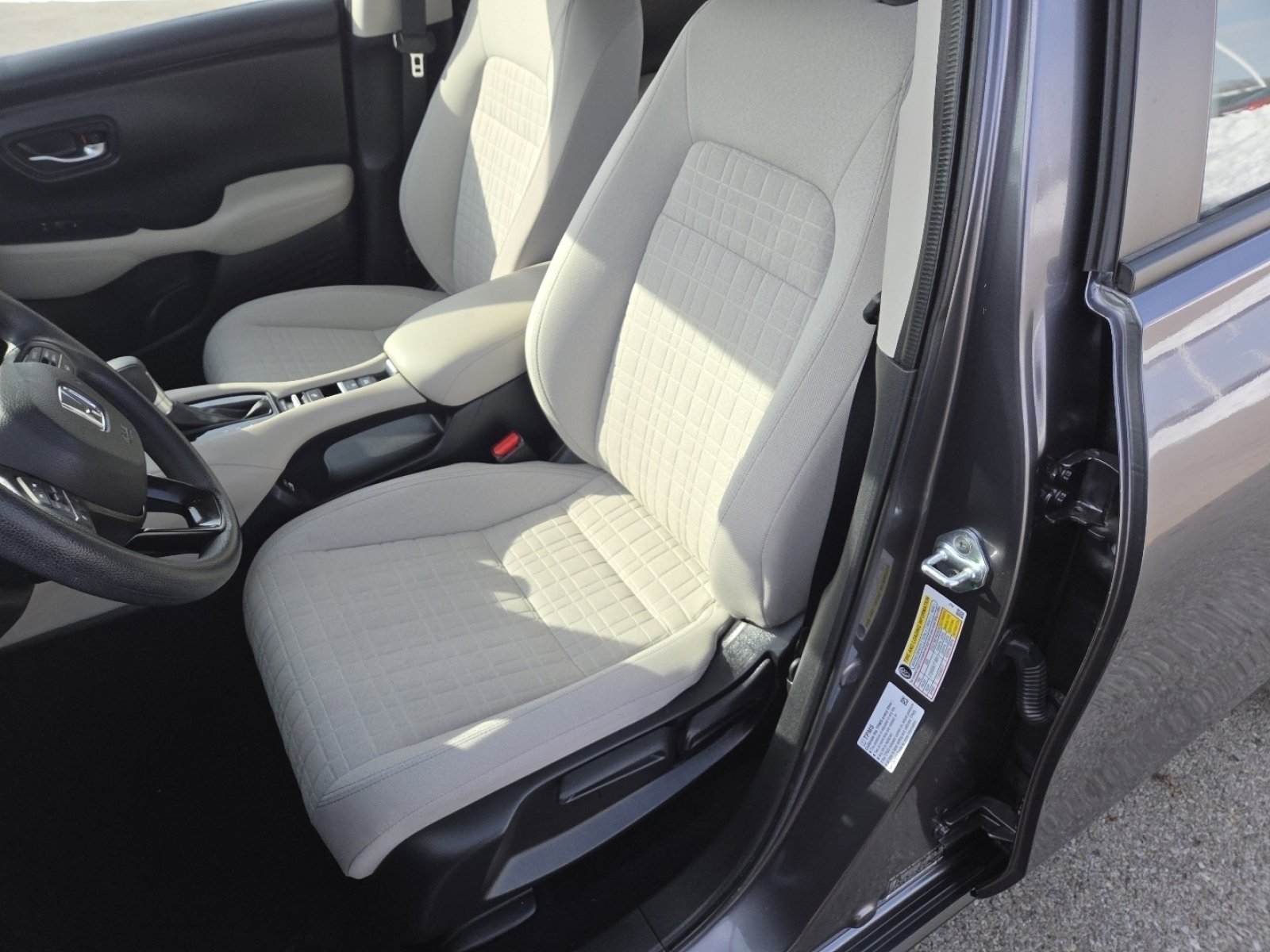 Used 2023 Honda HR-V LX image 21