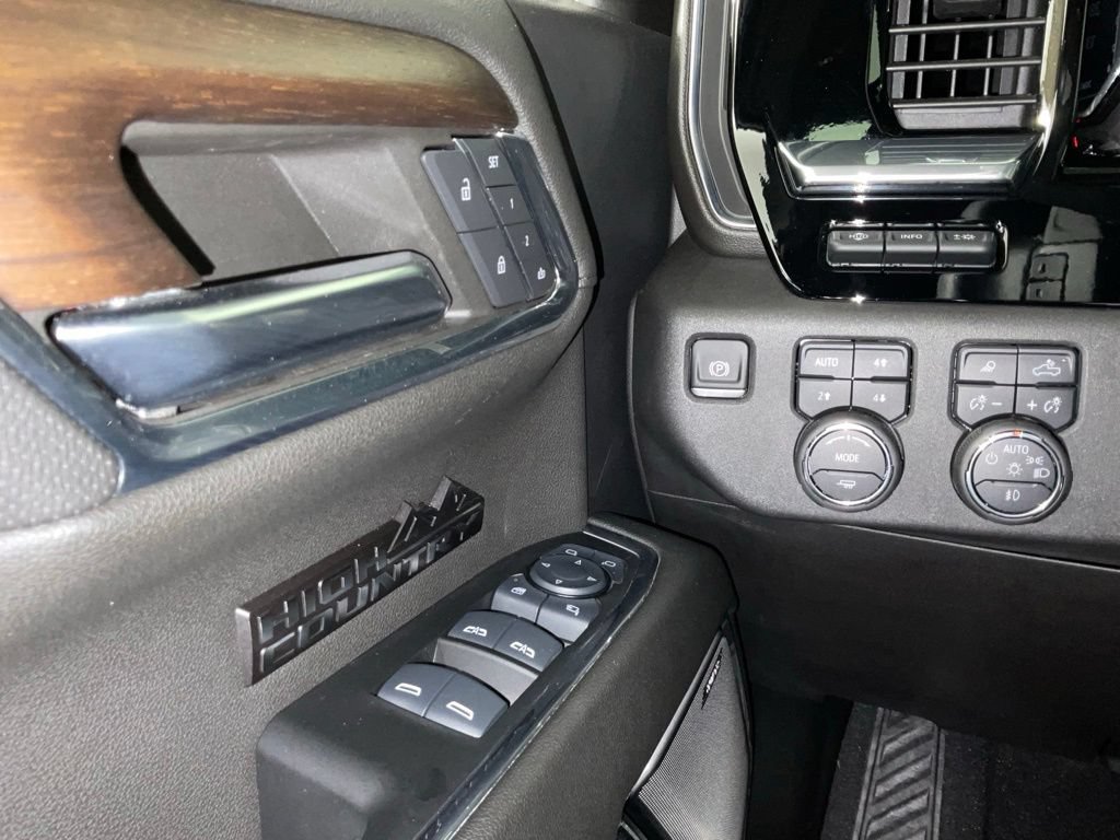 Used 2024 Chevrolet Silverado 1500 High Country AWD/4WD image 21