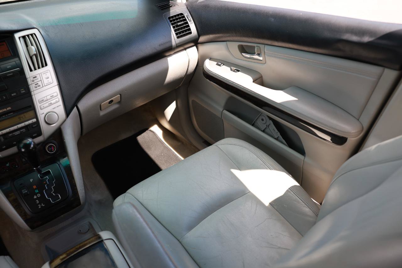 Used 2005 Lexus RX 330 w/ Premium Plus Pkg FWD image 22