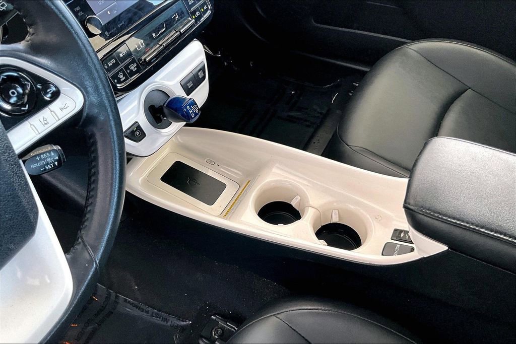 Used 2016 Toyota Prius Three Touring image 18