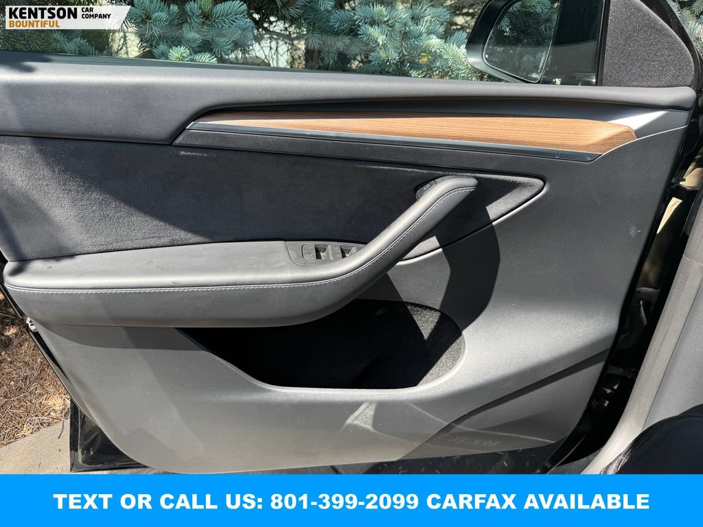 Used 2023 Tesla Model Y Performance AWD/4WD image 16