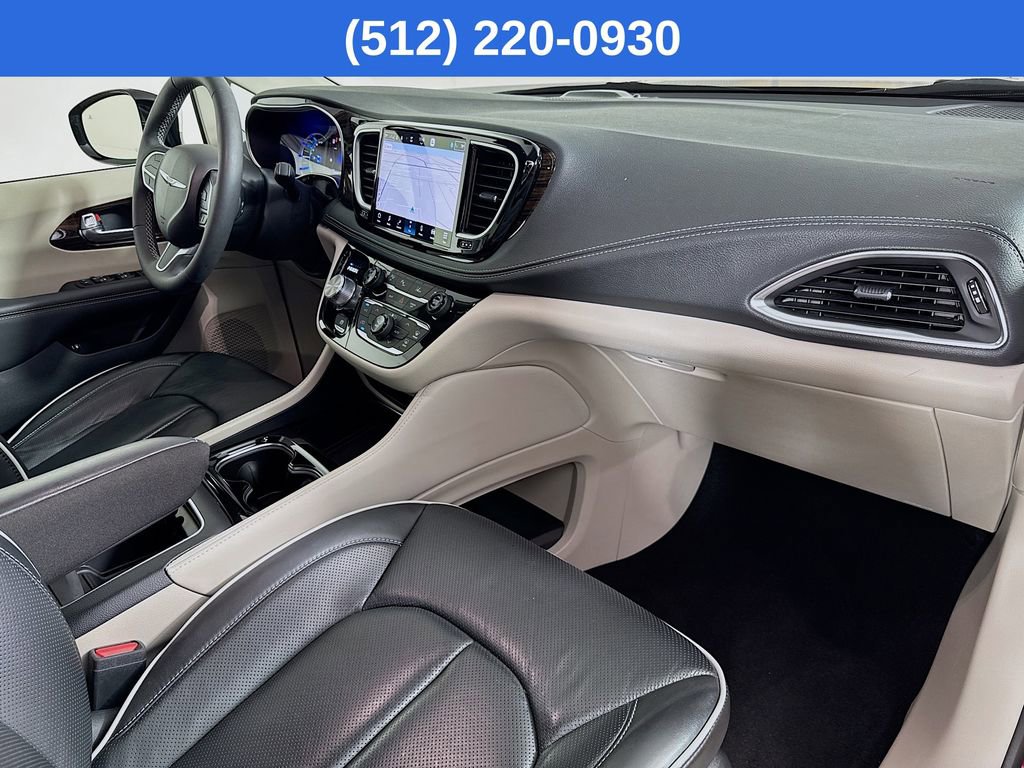 Used 2023 Chrysler Pacifica Limited image 38
