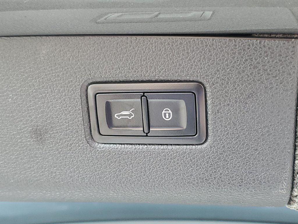 Used 2018 Bentley Bentayga AWD/4WD image 10