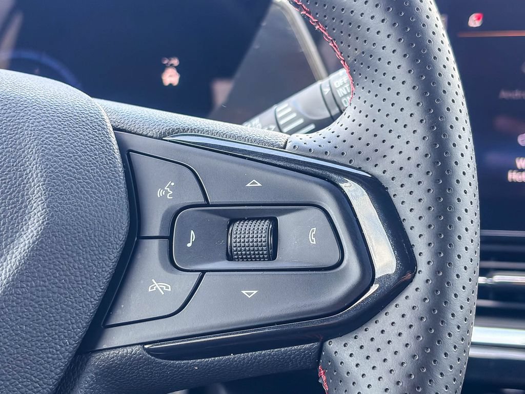 Used 2026 Chevrolet Trax RS FWD image 20