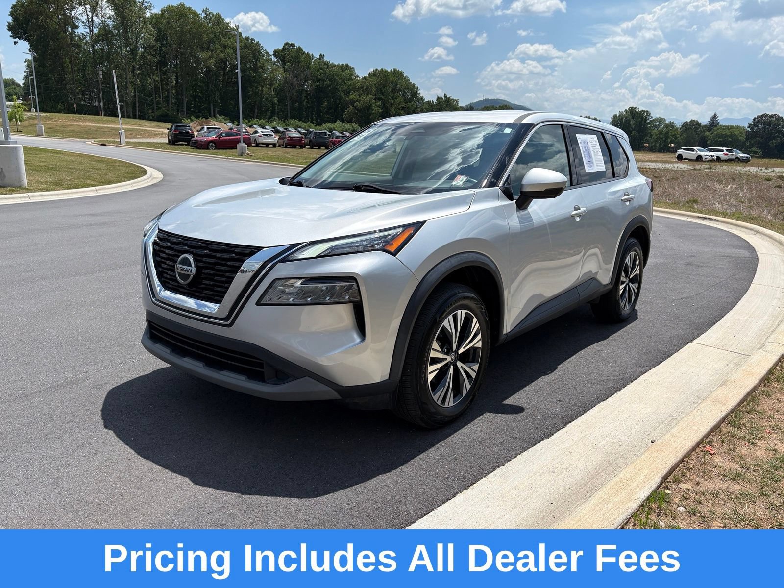 Used 2021 Nissan Rogue SV AWD/4WD image 3