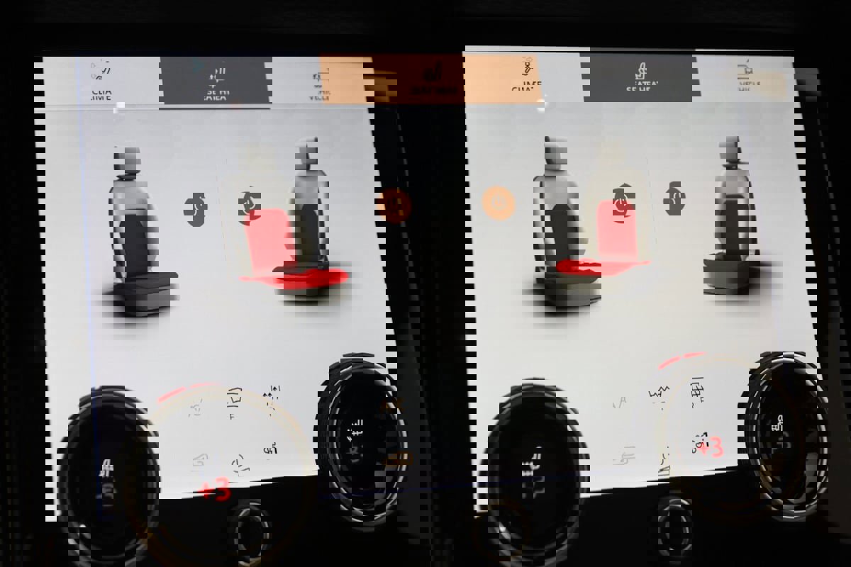 Used 2021 Land Rover Range Rover Velar R-Dynamic S image 8