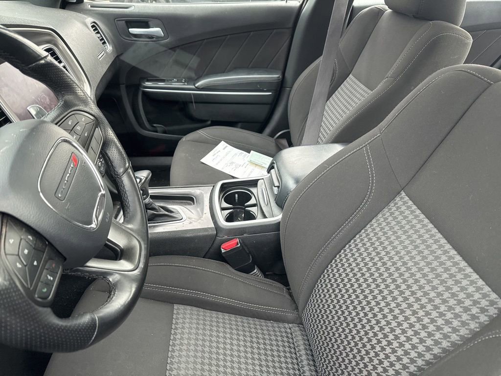 Used 2022 Dodge Charger SXT w/ Driver Convenience Group image 9