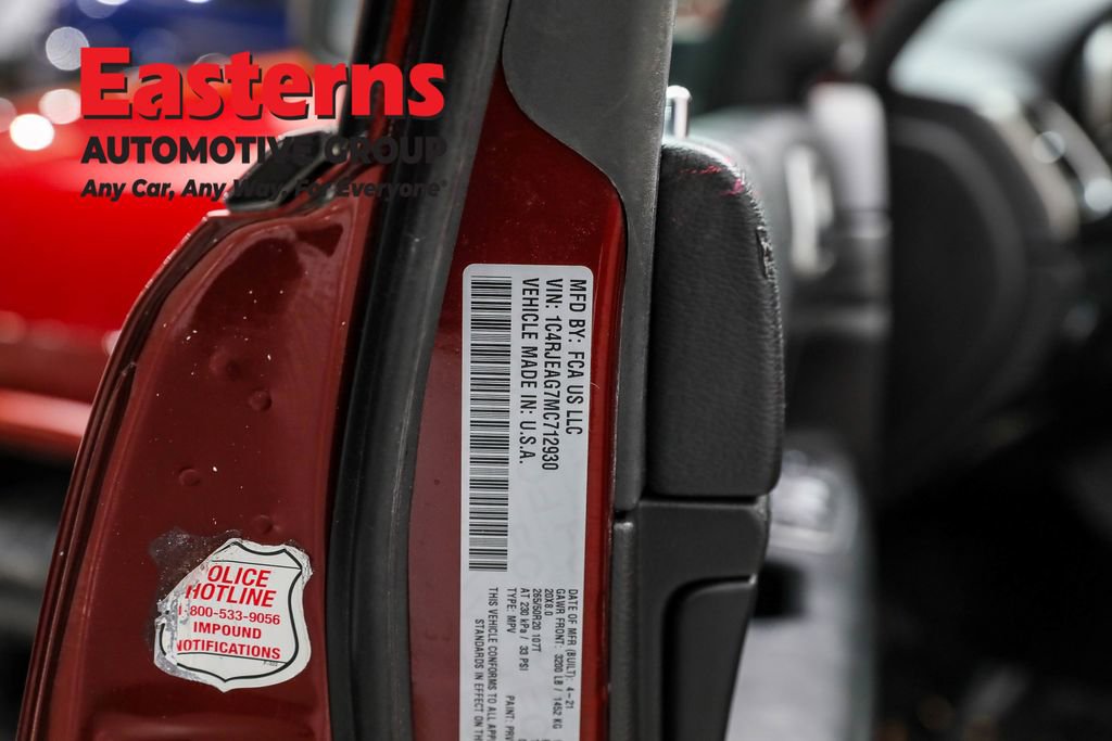 Used 2021 Jeep Grand Cherokee Laredo X image 34