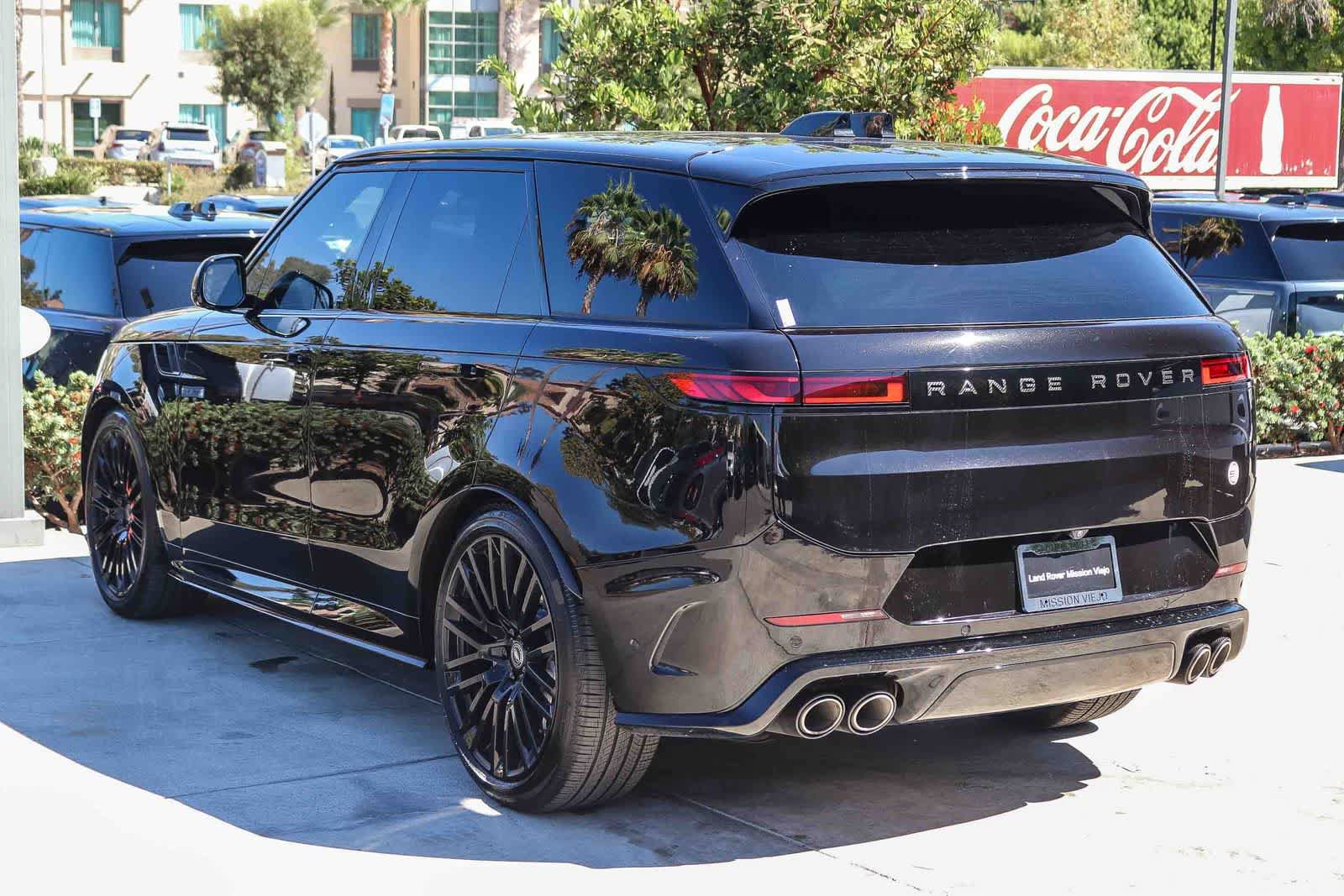 Used 2024 Land Rover Range Rover Sport AWD/4WD image 4