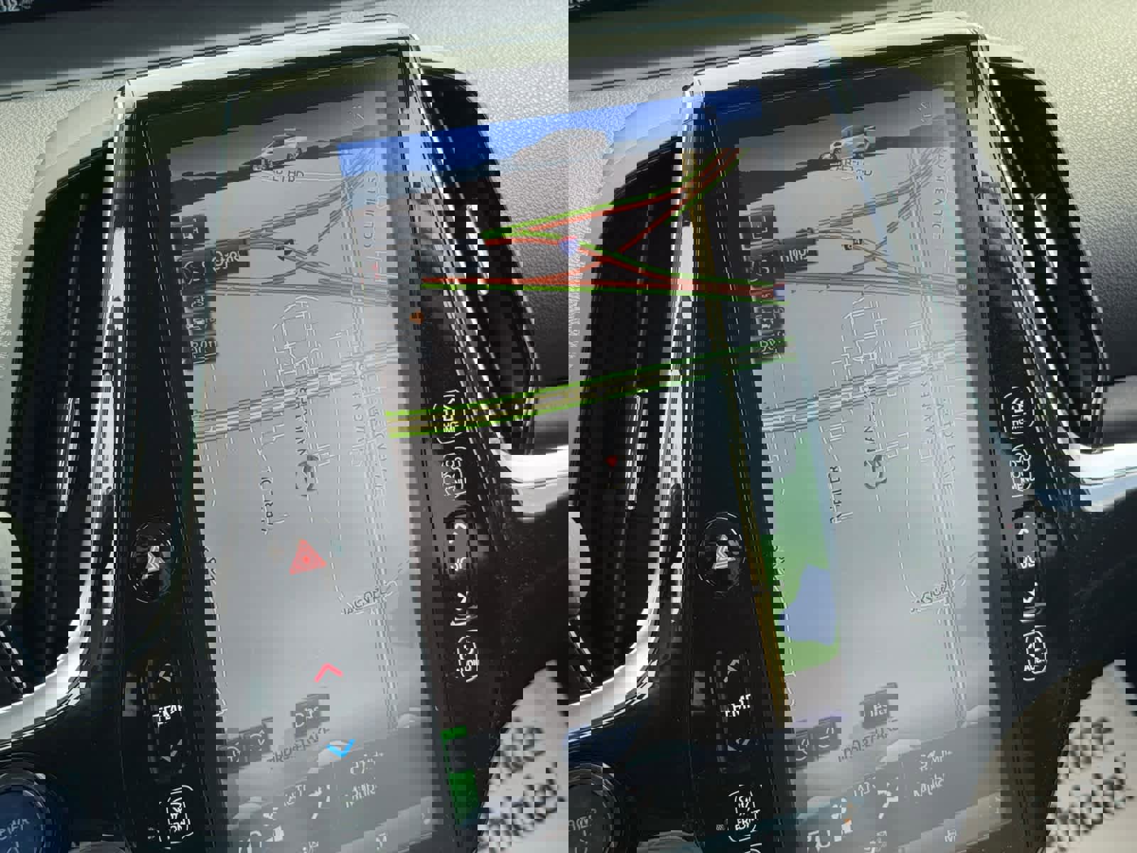 Used 2020 Toyota Prius Prime XLE image 21