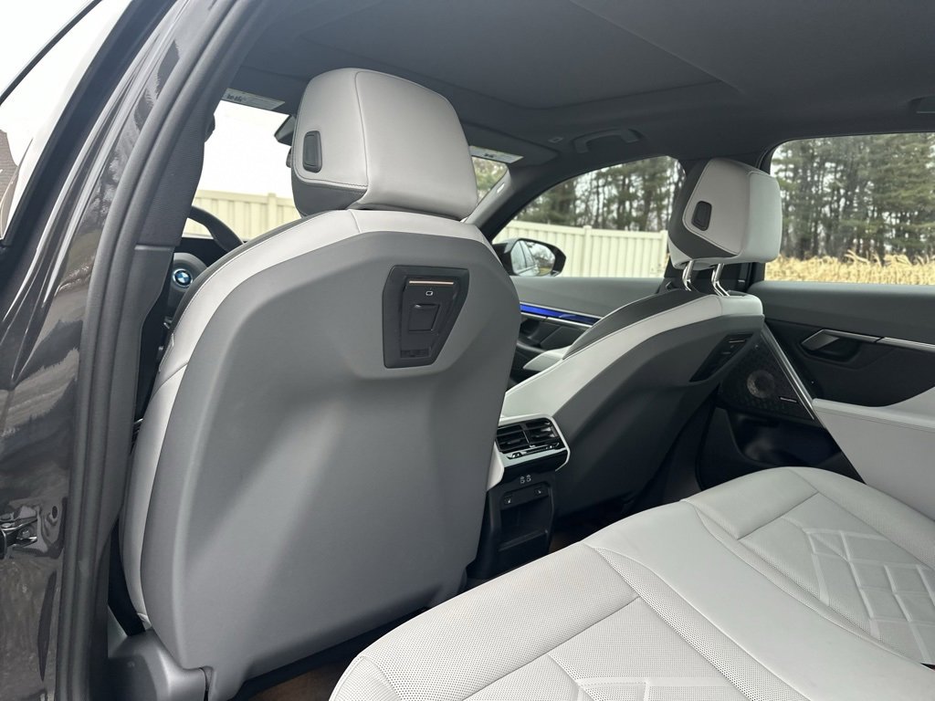 Certified 2024 BMW i5 M60 w/ Premium Package image 25