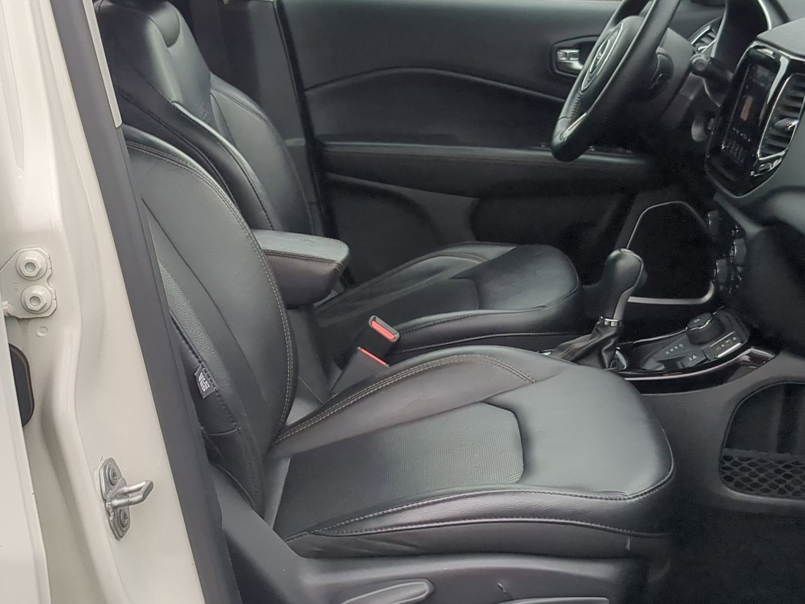 Used 2018 Jeep Compass Limited image 24