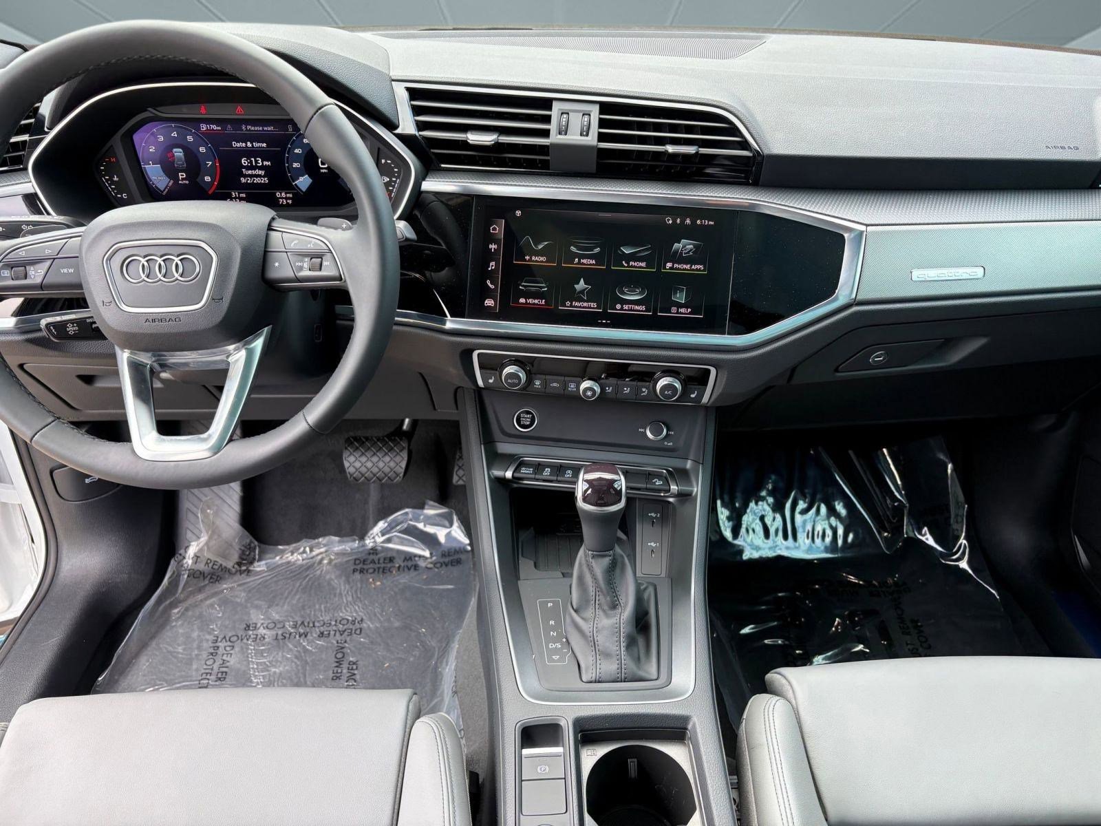 New 2025 Audi Q3 2.0T Premium image 17