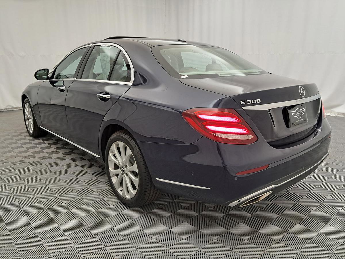 Used 2018 Mercedes-Benz E 300 4MATIC image 4