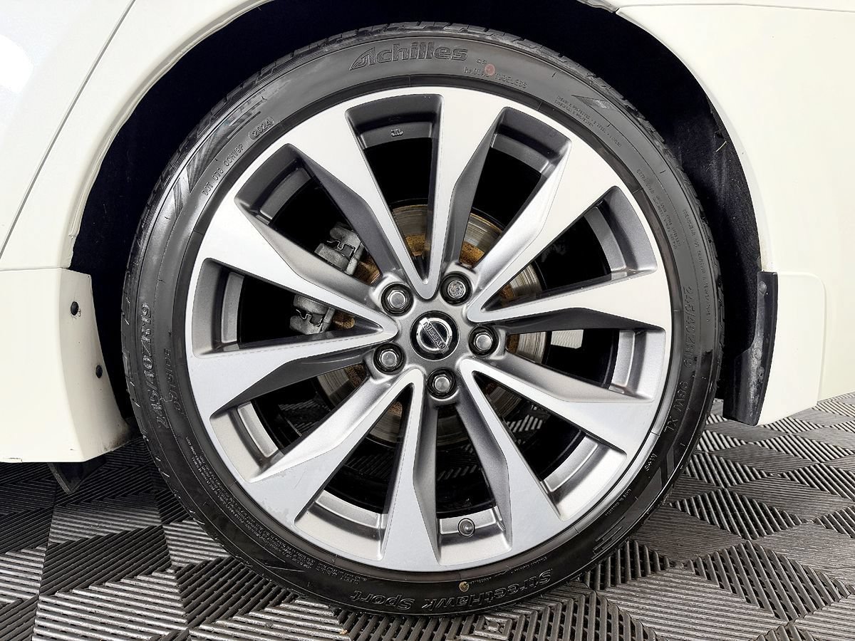 Used 2020 Nissan Maxima Platinum FWD image 25