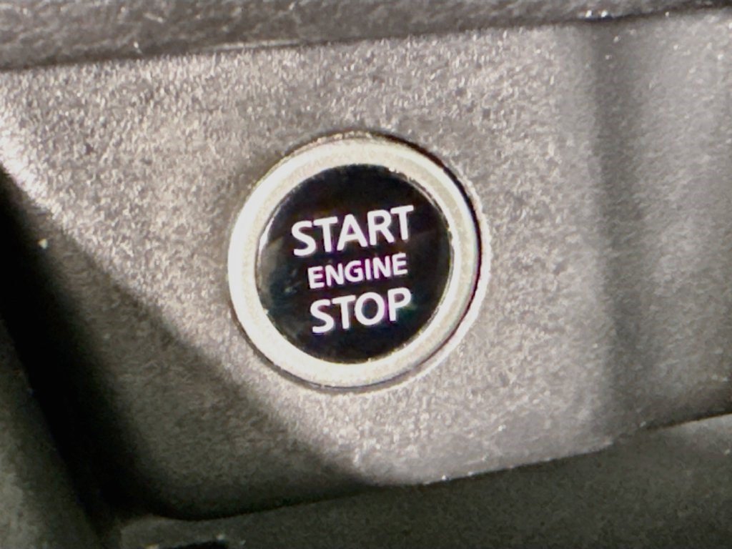 Used 2023 Nissan Rogue S FWD image 20